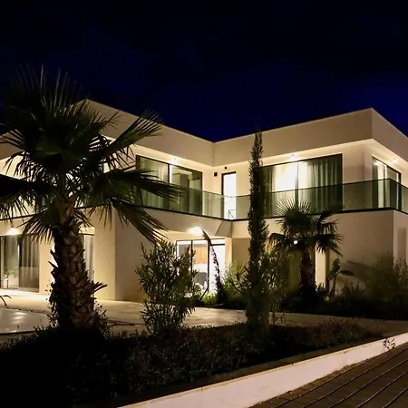 Semesterbostad Cozy In With Sauna Rogač